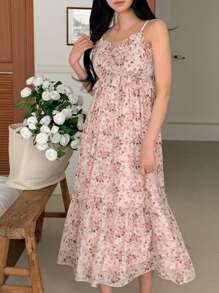 DAZY Vestido de tirantes con volantes y estampado floral delicado por toda la prenda, estilo romántico para mujeres