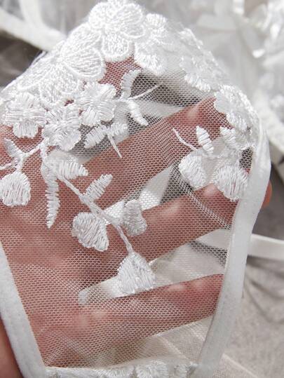 Esselle Mesh Geborduurde Lingerie Set view 5