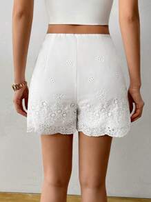 Chiquease Shorts casuales con bordado blanco, minimalistas y de moda, aptos para el verano - Blanco - Ver 2