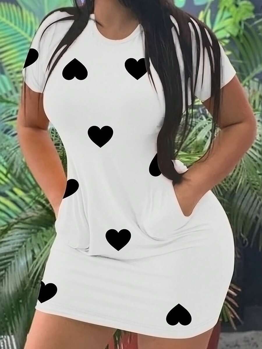 女士粉色爱心印花圆领短袖休闲连衣裙