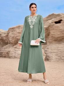 Al Najma 女士花卉印花绒球袖口优雅阿拉伯风格连衣裙 - 綠色 - 查看 5