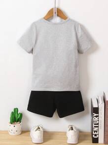 SHEIN Chàng trai trẻ Sọc Vòng cổ Ngắn tay Áo thun Và Bộ quần short - Xám - Xem 2
