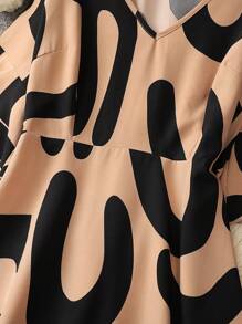 SHEIN Clasi Plus Size Women V-Neck Graphic Print Short Sleeve Casual Dress