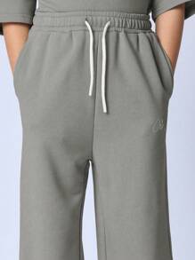 SUMWON Ensemble de survêtement de luxe deux pièces surdimensionné de Californie, Los Angeles. Portez ce survêtement décontracté, sportif et actif pour l'automne, l'hiver et les vacances. Ensemble coordonné douillet et doux. - Gris foncé - Voir 7