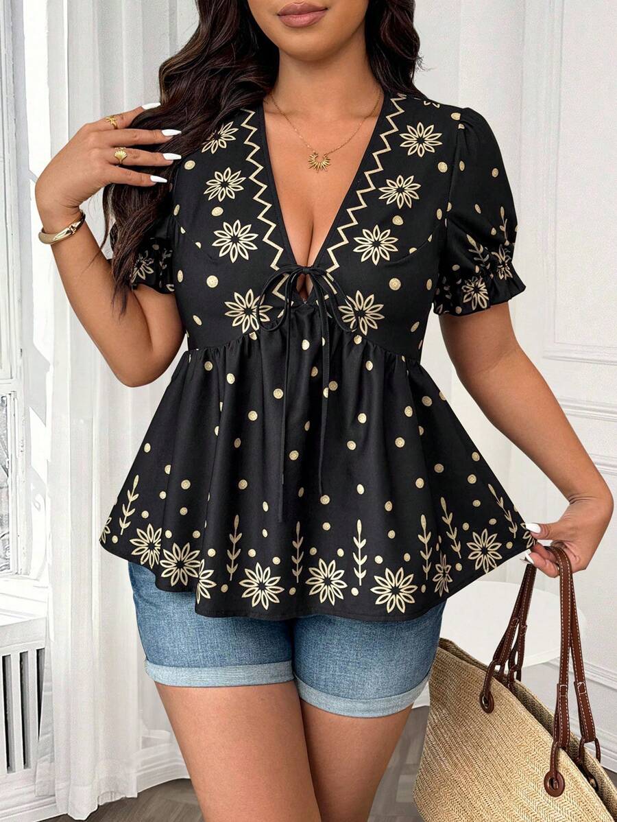 SHEIN Clasi Plus Size Women Floral Print Short Sleeve Deep V-Neck Fitted Blouse - Multicolor - View 1