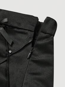 SHEIN MOD Falda acampanada con acento de lazo con tachas en estampado de cuadros