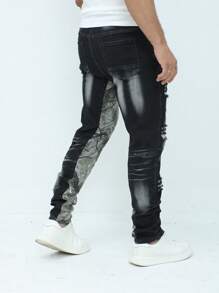 Manfinity Roughcore Jeans pitillo de mezclilla con estampado de camuflaje, parches y rotos para hombre - Negro - Ver 6