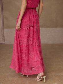 MOTF PREMIUM FALDA A LÍNEA CON BORDADO DE OJALES