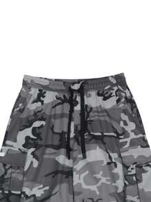 Manfinity EMRG Pantalones cortos tipo cargo para hombres con ajuste holgado, cintura con cordón y bolsillos con solapa