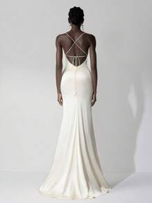 Elitara 优雅亮面缎面吊带裙，简约优雅的分段式修身鱼尾性感露背交叉绑带连衣裙，适合约会、海滩度假、单身生日派对、毕业返校季、婚礼等场合，也可作为百搭晚宴礼服、伴娘礼服、情人节礼服。 - 杏色 - 查看 5