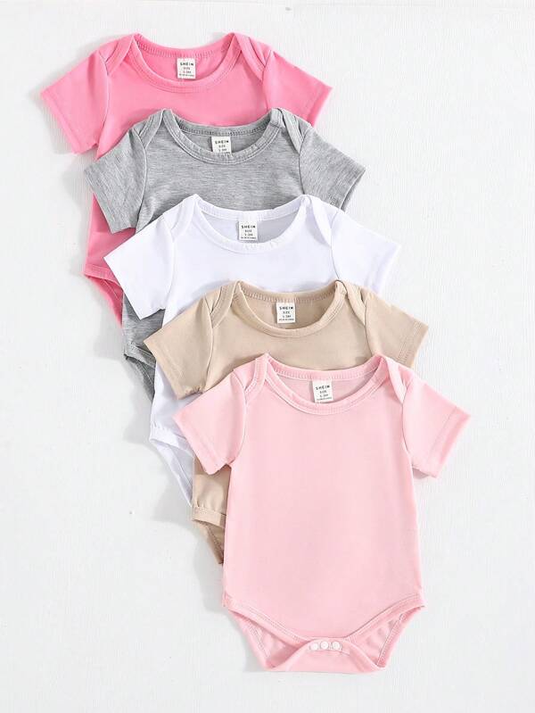SHEIN Set de 5 bodys de hombros abiertos, de cuello redondo, en colores pastel sólidos, suaves y cómodos para bebés niñas, con shorts a juego, de moda y casuales para uso diario y en varias capas, de manga corta, para primavera/verano