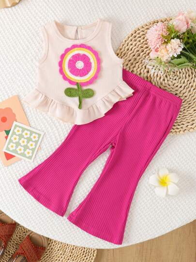 SHEIN Playful Pals 女宝宝夏季两件套：无袖华夫格纹上衣，饰有手工钩编花朵图案，搭配喇叭罗纹裤，可爱甜美的夏季套装