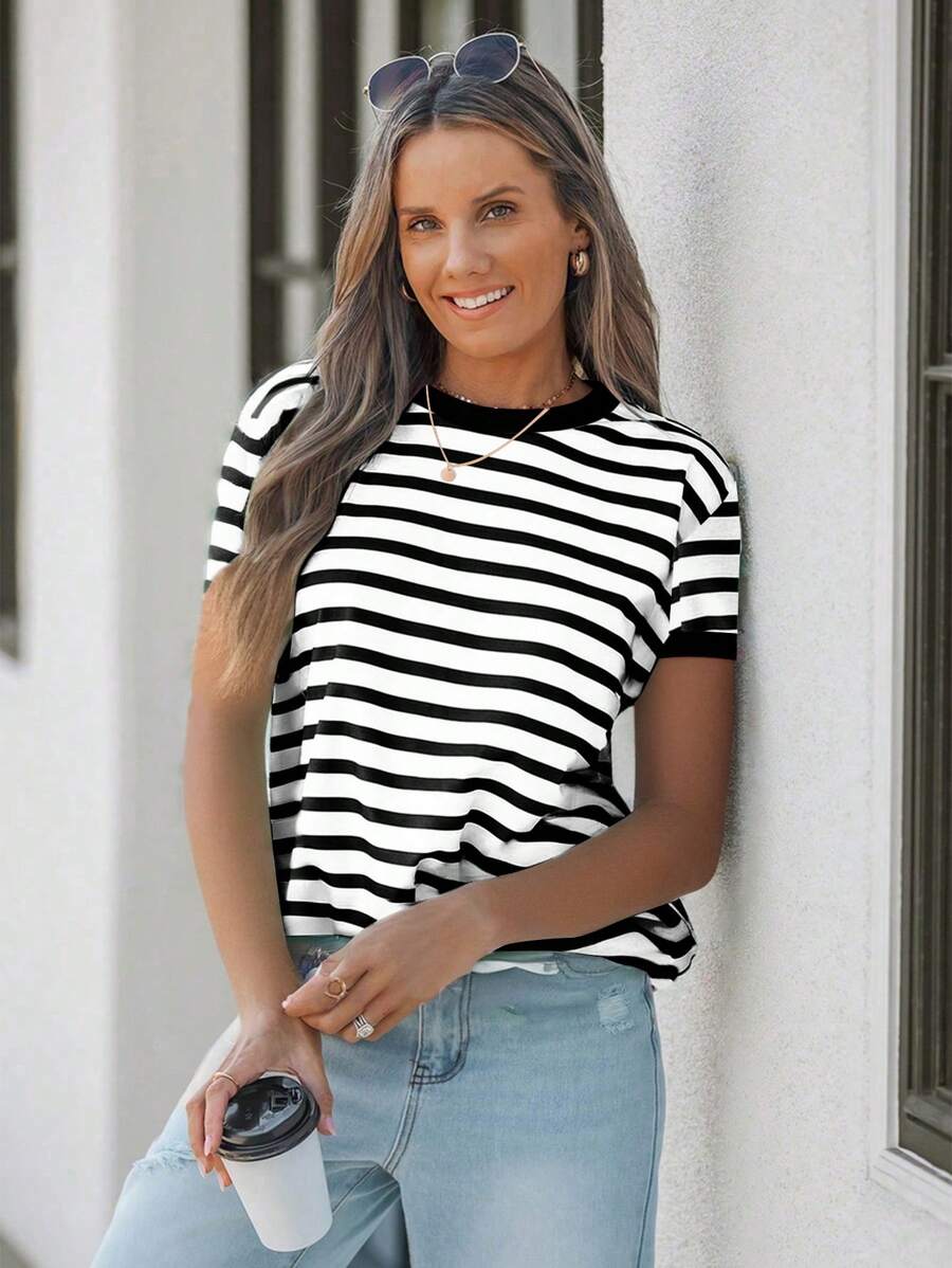 SHEIN LUNE 休闲简约黑白条纹圆领宽松短袖T恤，适合夏季穿着 - 彩色 - 查看 1