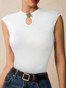 Poéselle Women Casual Solid Color Metal Decor T-Shirt - White - View 4