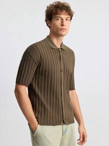 Ontre 2025夏季男士纯色短袖单排扣休闲宽松开衫舒适百搭清新商务休闲年轻男士Polo针织开衫适合音乐节度假日常穿着 - 卡其色 - 查看 5