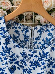 SHEIN LUNE Plus Size Blue And White Porcelain Printing Women Resort Tropical Plant Print Sleeveless Round Neck Dress Summer Outfits For Women Casual Sundress Easter Vacation - Blue and White - View 3