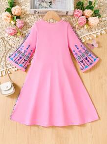 SHEIN Vestido con estampado geométrico rosa y azul para niñas, adecuado para uso casual diario