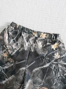 SHEIN 1 szt. Młodzieżowe Chłopięce Sportowe Luźne Bermudy Luźne Spodnie Sportowe Oversized Camo Print, Nadające Się Do Codziennego Noszenia, Szkoły, Sportu, Wyjścia, Wiosna/Lato
