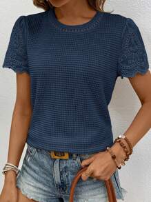SHEIN Frenchy Camiseta holgada y casual de manga corta con bordado y efecto quemado en patchwork para mujer