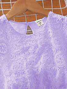 SHEIN Conjunto de top y pantalones cortos de tela jacquard con volantes y encaje para niña preadolescente