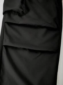 SHEIN ChillGRL 2 件套青少年女孩字母印花圆领 T 恤 + 工装裤，休闲街头风格 - 黑色 - 查看 7