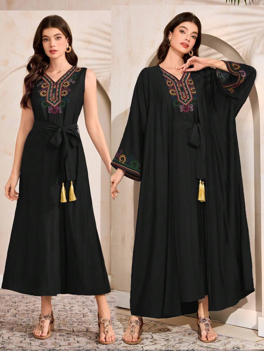 Al Najma 女士休闲刺绣阿拉伯传统长裙，朴素长袍 - 黑色 - 查看 1