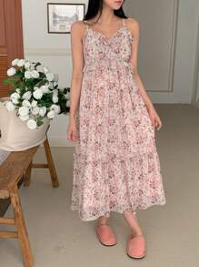 DAZY Vestido de tirantes con volantes y estampado floral delicado por toda la prenda, estilo romántico para mujeres