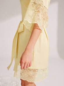 LUVLETTE 黄色丝滑缎面奢华蕾丝优雅系带新娘家居服轻盈睡袍浴袍睡衣女士内衣睡衣，春夏 - 黃色 - 查看 3