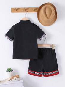 Young Boy Khaki National Day Abaya Kaftan Jalabiya Tunic Festival Traditional Totem Retro Print Patchwork Contrast Color Short Sleeve Button-Up Shirt + Black Shorts 2pcs Set, Modest & Comfortable Suitable For Party, Family Gathering - Black - View 2