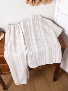 SHEIN 2 Stücke/Set Tween Jungen lässiger, bequemer und vielseitiger Collegestil mit weichem Lächeln Streifenmuster Polokragen Hemd und Hose mit Gummibund, geeignet für Herbst, Frühling, Sommer, ideal für den täglichen Gebrauch, Outdoor-Aktivitäten, Schule, Straße, Partys und Lässig Zuhause - Khaki - Übersicht 4