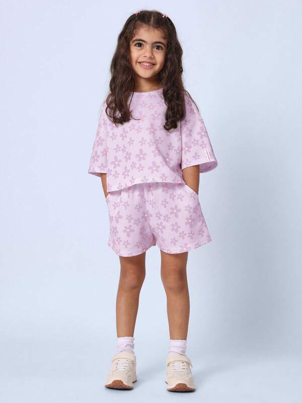 SUMWON Conjunto de verano de dos piezas informal con estampado floral para niñas, compuesto por camiseta de manga corta y pantalones cortos a juego, atuendo de vacaciones primaverales y de Pascua