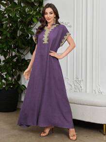Al Najma Embroidered Neck Floral Cut-Out V-Neck Elegant Arabic Style Dress Kaftan Jalabiya Dress - Purple - View 3