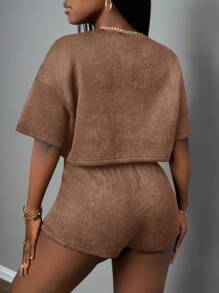 Slaydiva 2 Stücke/Set Damen lässiger Sport Streetwear Set aus Rundhals Kurzarm T-Shirt und Shorts, übergrößer Schneeflocken Stoff Sweatshirt Outfit, Sportanzug