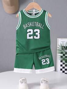 Bộ đồ 2 món cho bé trai, gồm áo in họa tiết với chất liệu dệt kim thể thao và quần short thể thao. Bộ đồ này phù hợp cho mùa hè và là lựa chọn đa năng cho nhiều dịp khác nhau, bao gồm thể thao, kỳ nghỉ, dã ngoại, tiệc tùng, đi học (nếu phù hợp với trẻ sơ sinh) và các hoạt động hàng ngày tại nhà. Đây là bộ trang phục cơ bản, đa dụng trong tủ quần áo mùa hè của bé trai. - xanh quân đội - Xem 6