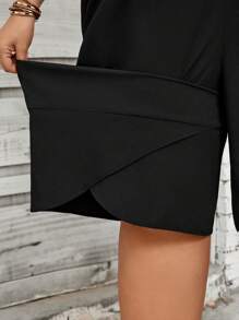SHEIN CURVE+ Salopette nera oversize da donna con bretelleregolabili, chiusura con bottoni e tasche sulle gambe a spaceo, adatta per la primavera - nero - Visualizzare 8