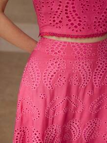 MOTF PREMIUM FALDA A LÍNEA CON BORDADO DE OJALES