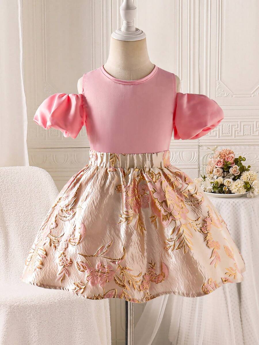 SHEIN Glamorique Kids 女童优雅缎面泡泡袖上衣和提花A字裙套装,时尚迷人,适合休闲、派对、聚会、春夏少女连衣裙及婚礼礼服 - 粉色 - 查看 1
