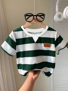 SHEIN Essnce Plus Size Women's Summer Casual Sports Striped Loose T-Shirt, Summer Tops, Cute Summer Tops,Back To School,Black And White T-Shirt