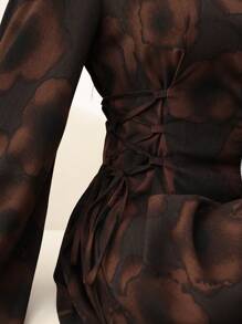 Al Najma 女士优雅花卉印花交叉肩带腰喇叭袖阿拉伯风格长裙，端庄 - 棕色 - 查看 5