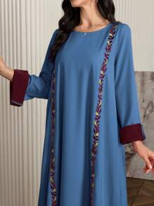 Al Najma 女式优雅拼色刺绣朴素时尚阿拉伯风格长裙，春/秋 - 霧霾藍 - 查看 1