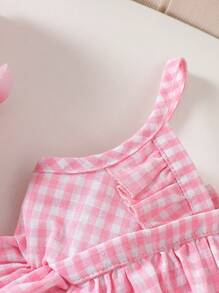SHEIN 2pcs/Set Baby Girl Spring&Summer Casual Style,Plain Sleeveless Slip Top&Bowknot Decoration Short Jeans