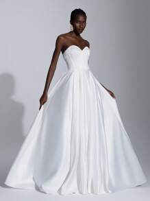 Elitara Elegant Luxurious Satin Bustier Pleated Dress With Extra-Large Hem And Train, Suitable For Wedding, Party, Vacation, Prom, Bridal Gown, Bride