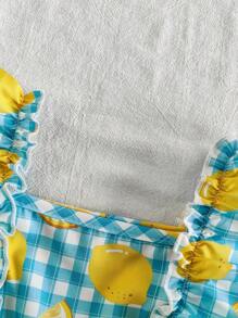 Vintaside Kids BabyboyBabygirl这款露背连衣裙，采用粉色和白色格纹设计，搭配可爱的草莓印花，清新自然。连衣裙肩部采用荷叶边装饰，完美诠释夏日时尚优雅活泼可爱的气息。A字版型，采用轻薄透气的面料，适合节日聚会、周岁婚礼、景点、拍照等场合穿着 - 彩色 - 查看 4