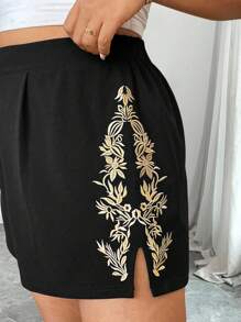 SHEIN Clasi Shorts Plus Size com Design Floral Bordado Lateral, Casual - Preto - Visão 6