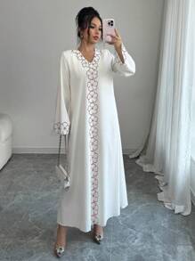 Yasmyna 优雅的白色阿拉伯连衣裙，带有红色花卉刺绣，长袖，V 领，拖地长款，端庄 - 紅色 - 查看 6