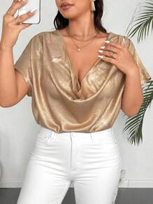 Calvaya 大码女式垂褶短袖金箔褶皱宽松优雅衬衫，适合约会和聚会 - 金色 - 查看 1