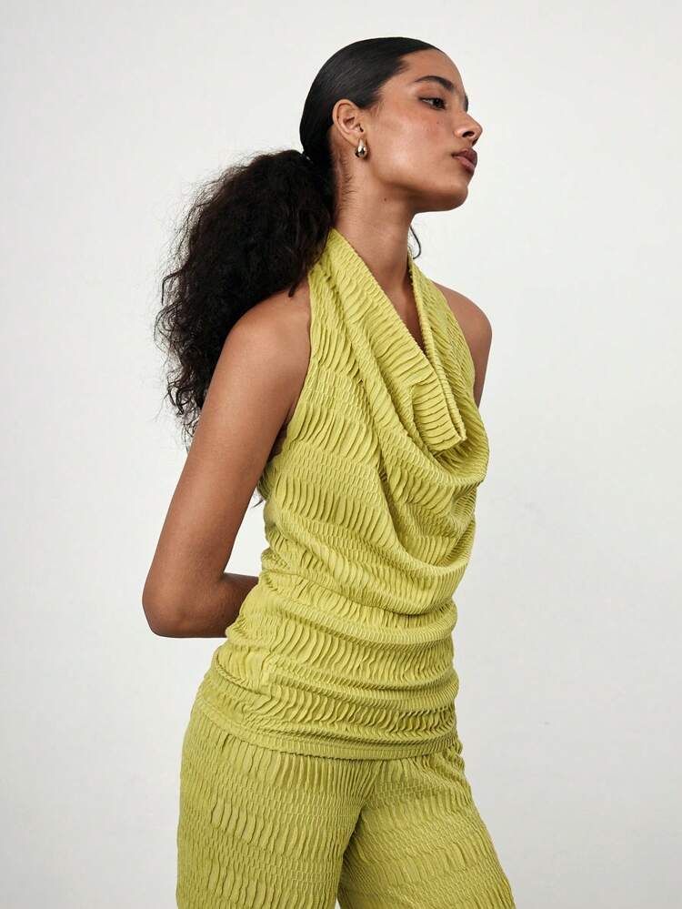SHEIN Maija 2025 Summer New Sleeveless Women's Mustard Green Top With Plunging Neckline Design, Textured Knit Backless Sexy Minimalist Business Casual Slim-Fitting Summer Vacation Camisole