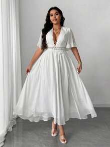 SHEIN Unity 大码女式撞色蕾丝深 V 领短袖开衩下摆连衣裙