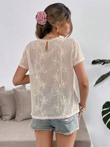 SHEIN Frenchy 女士杏色短袖网眼透气舒适简约刺绣纹理图案T恤，夏季重工细节手工花卉图案，适合夏季穿着，女士夏季上衣，印花T恤，女士沙滩装，女士印花T恤，度假休闲花卉图案T恤 - 粉色 - 查看 2