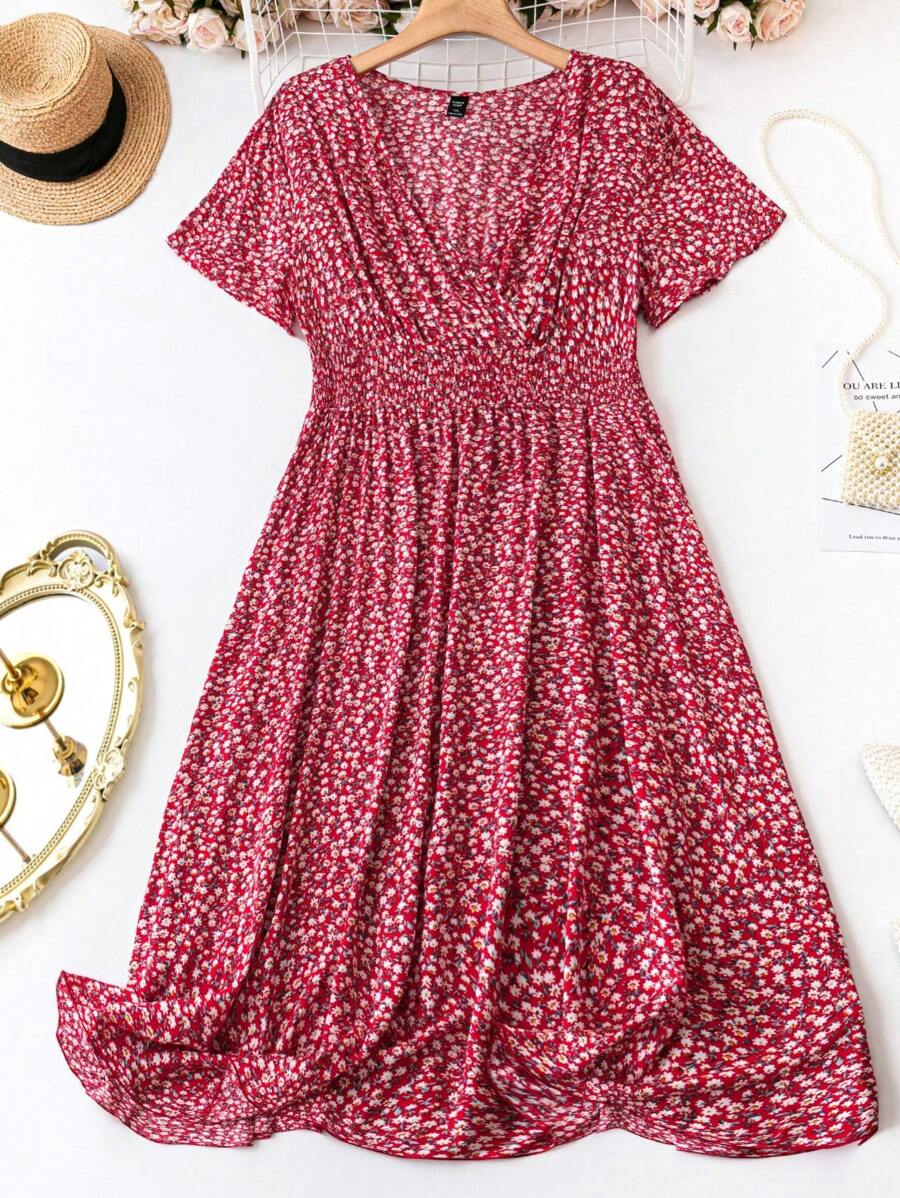 SHEIN CURVE+ 大码女式花卉印花腰褶皱连衣裙，新年装 - 紅色 - 查看 1